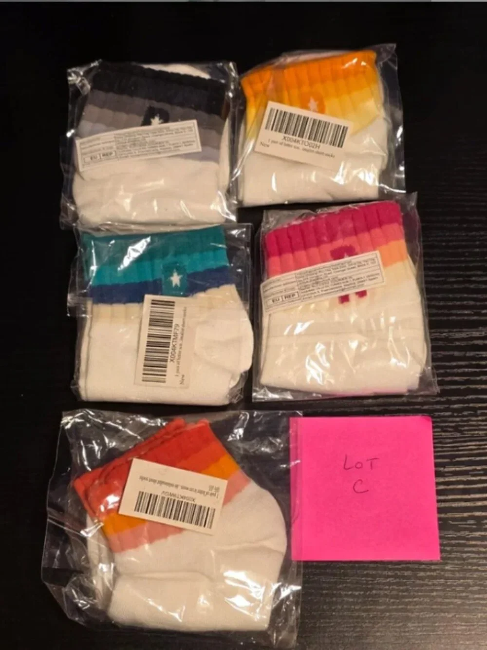 Lot of 5 Pair Ankle Socks R Monogram one size fits most Womens. New